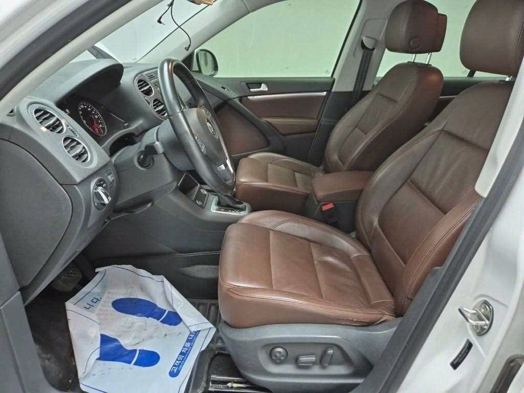 Volkswagen Tiguan - Vista 11