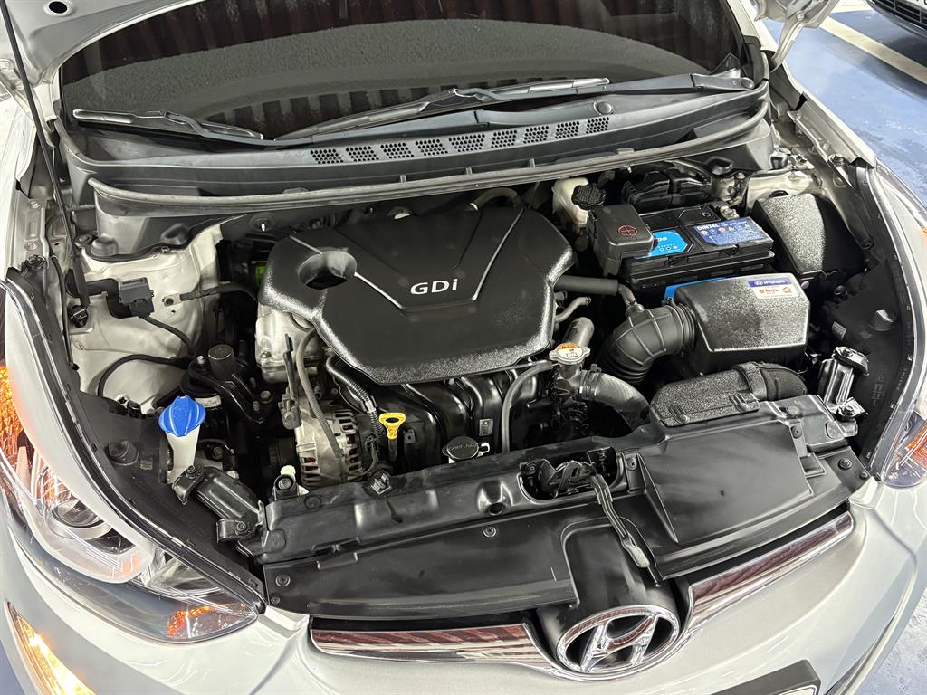 HYUNDAI Avante - Vista 6