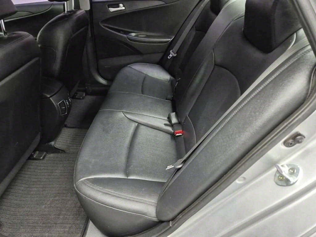 HYUNDAI Sonata - Vista 12