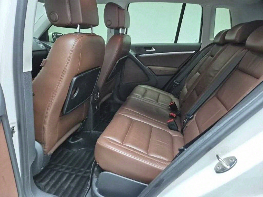 Volkswagen Tiguan - Vista 12