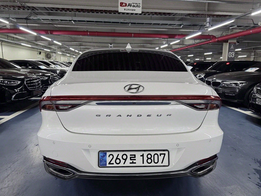 HYUNDAI Grandeur - Vista 5