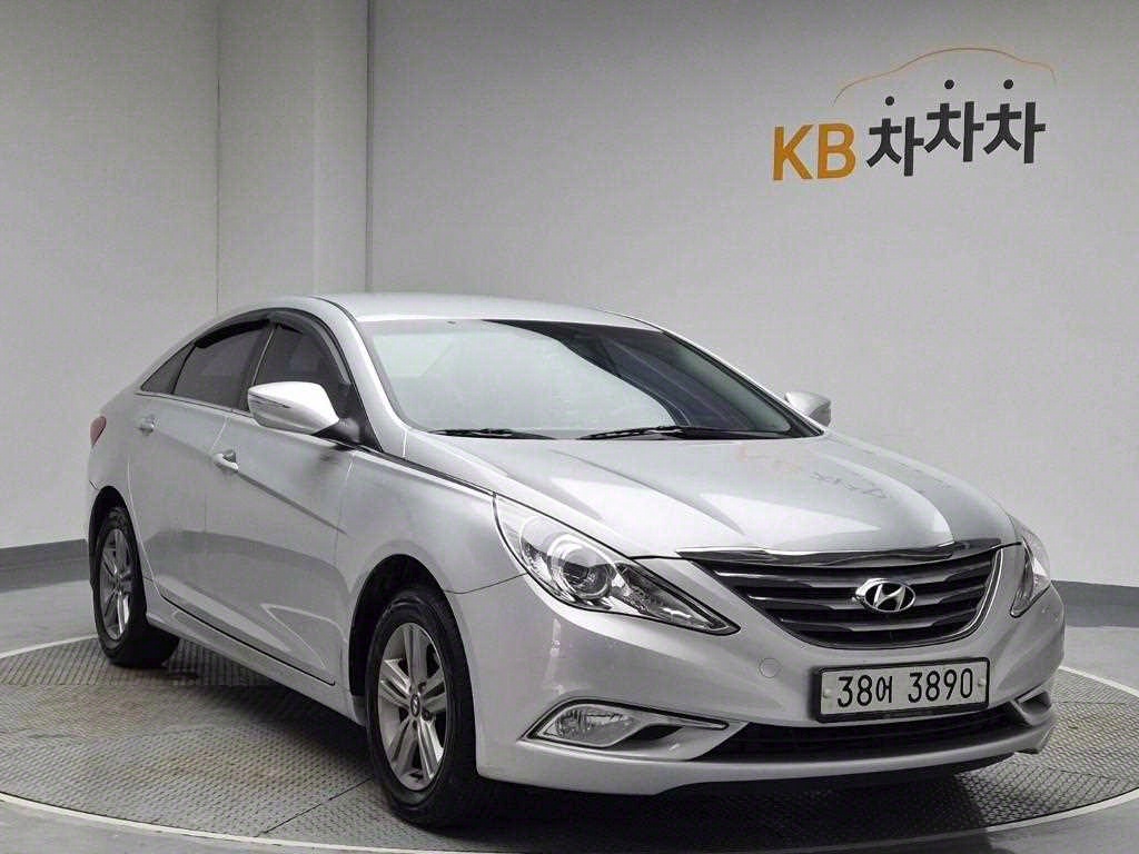 HYUNDAI Sonata - Vista 4