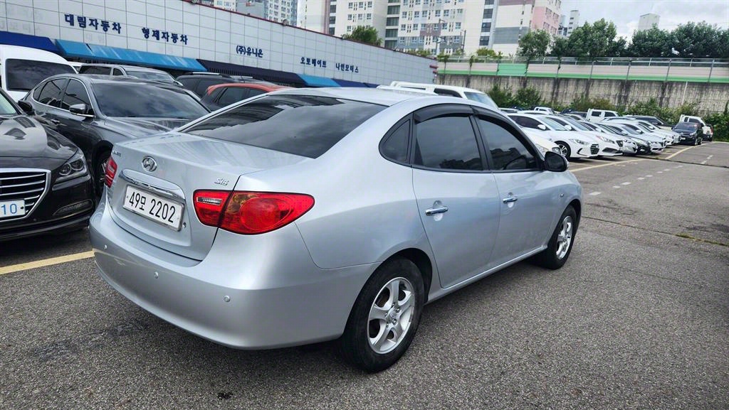 HYUNDAI Avante - Vista 4