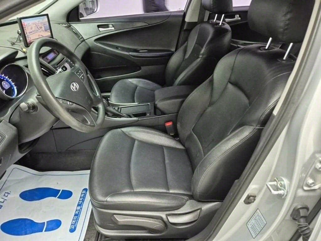 HYUNDAI Sonata - Vista 11