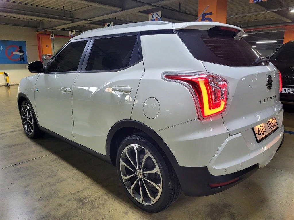 Ssangyong Tivoli - Vista 6