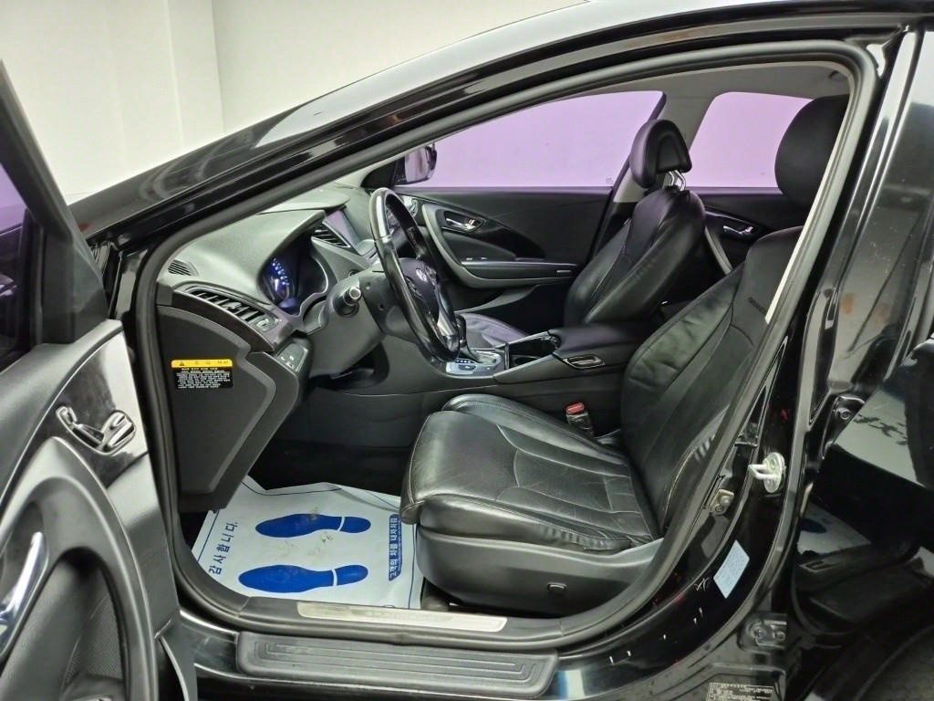 HYUNDAI Grandeur - Vista 9