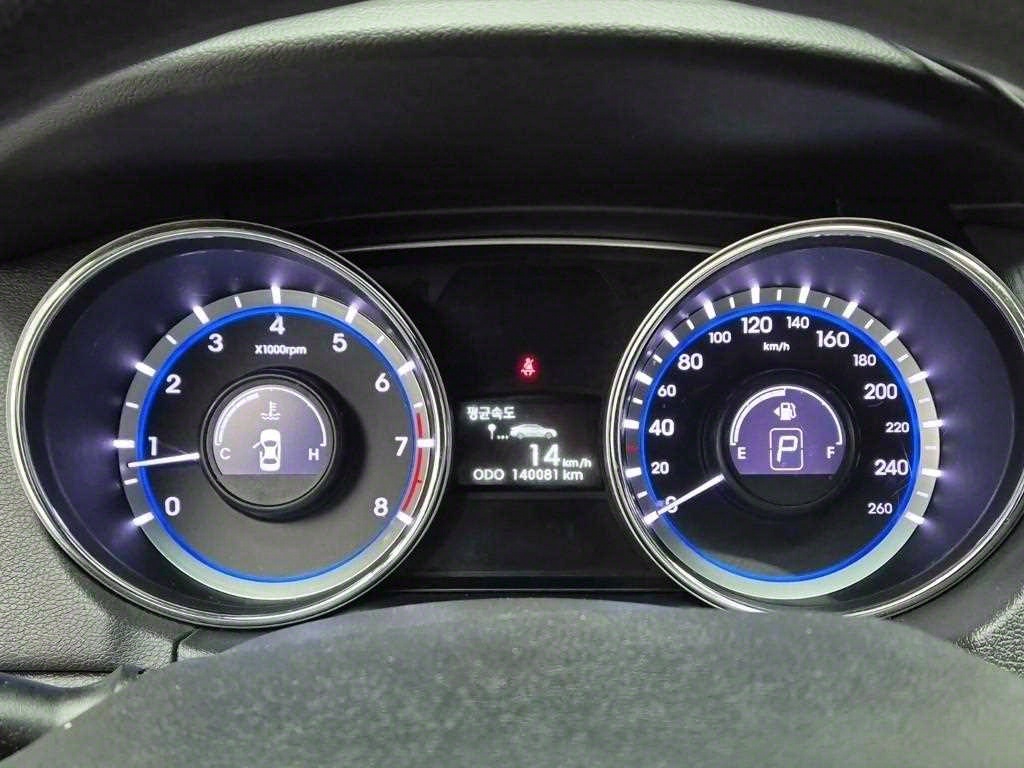 HYUNDAI Sonata - Vista 6