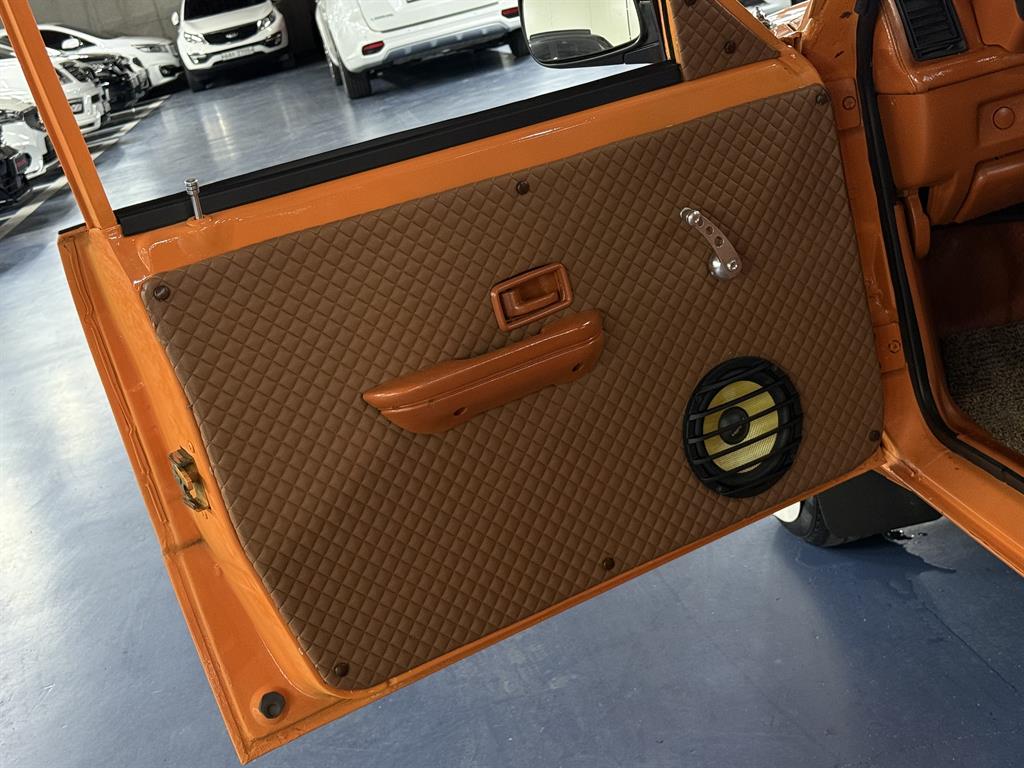 HYUNDAI Pony - Vista 8