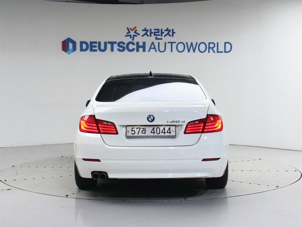 BMW 5 Series - Vista 4