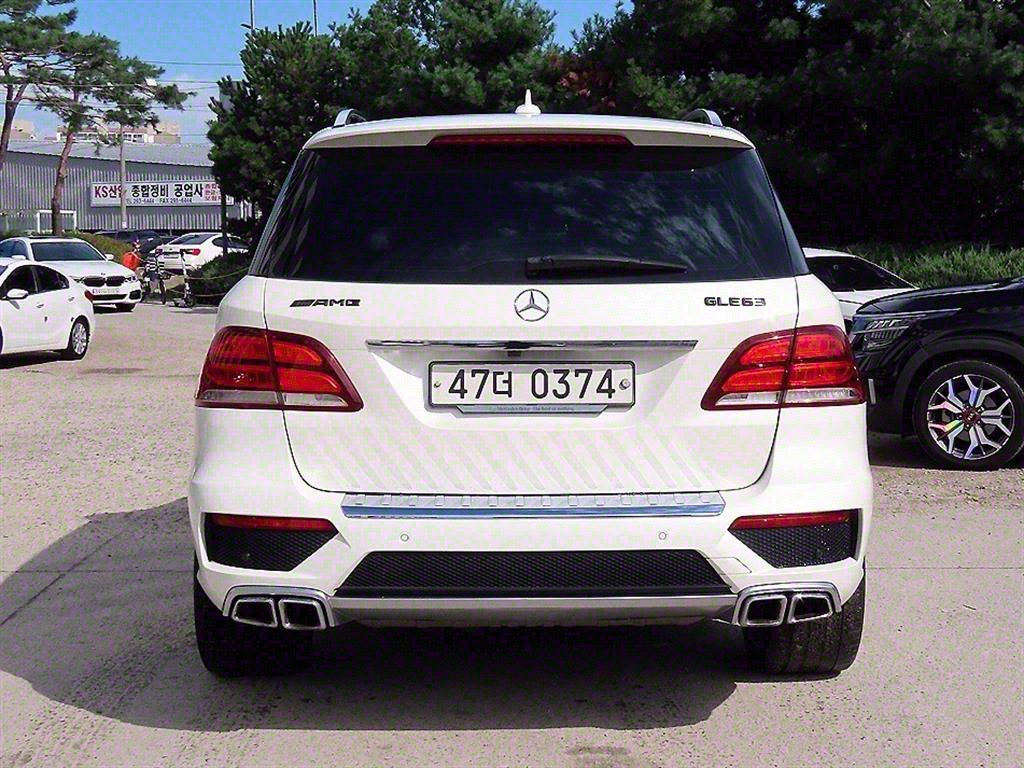 Mercedes Benz M Class - Vista 4