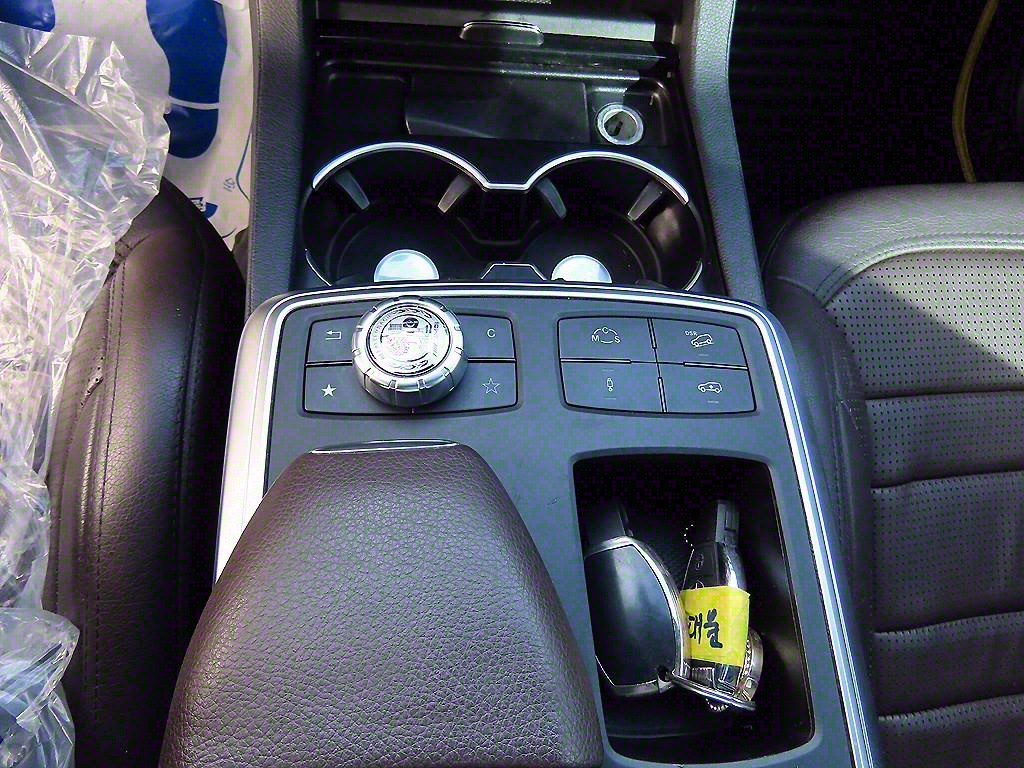 Mercedes Benz M Class - Vista 12