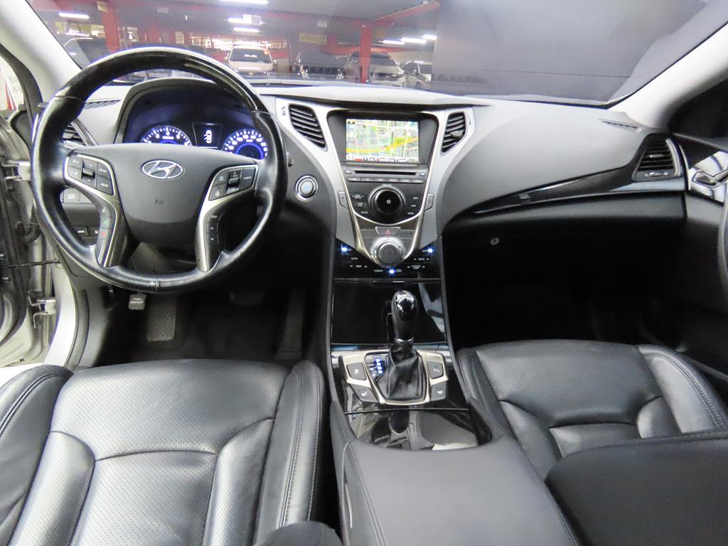 HYUNDAI Grandeur - Vista 7