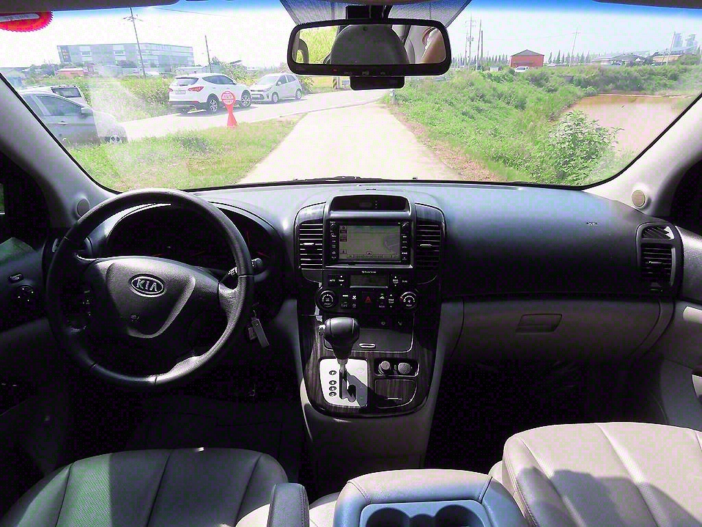 KIA Carnival - Vista 10