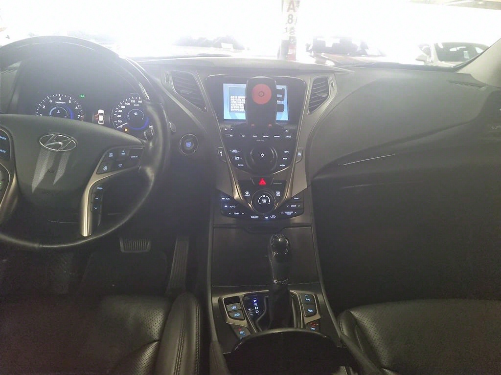 HYUNDAI Grandeur - Vista 9