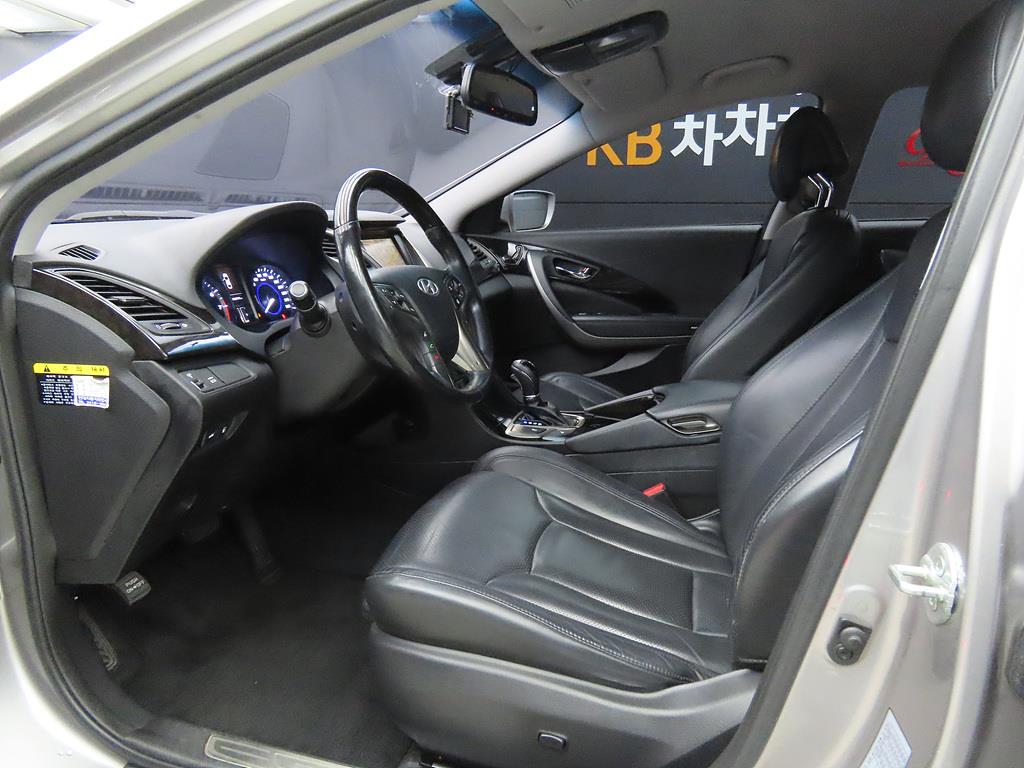 HYUNDAI Grandeur - Vista 5