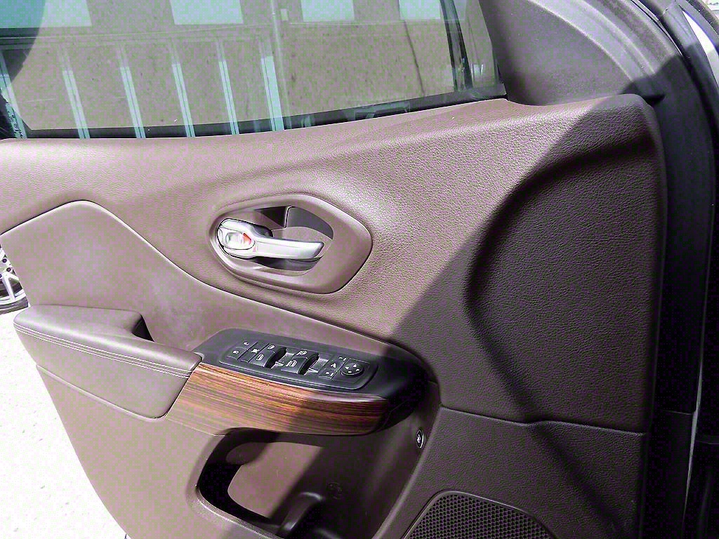 Jeep Cherokee - Vista 11