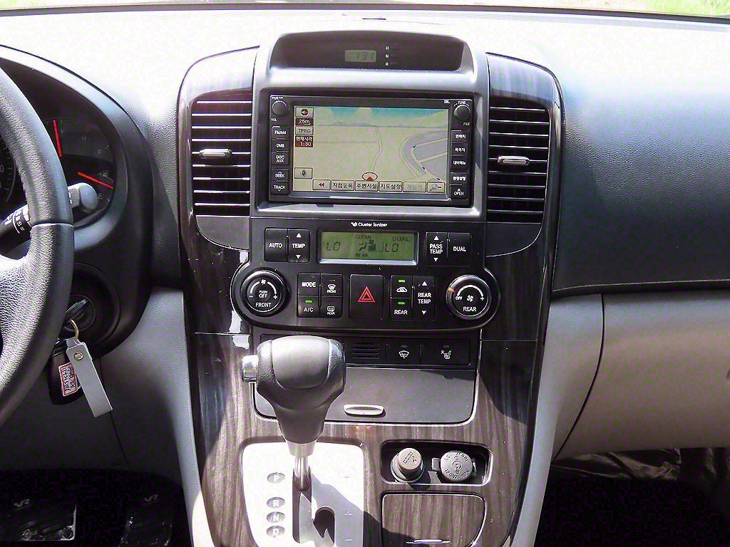 KIA Carnival - Vista 11