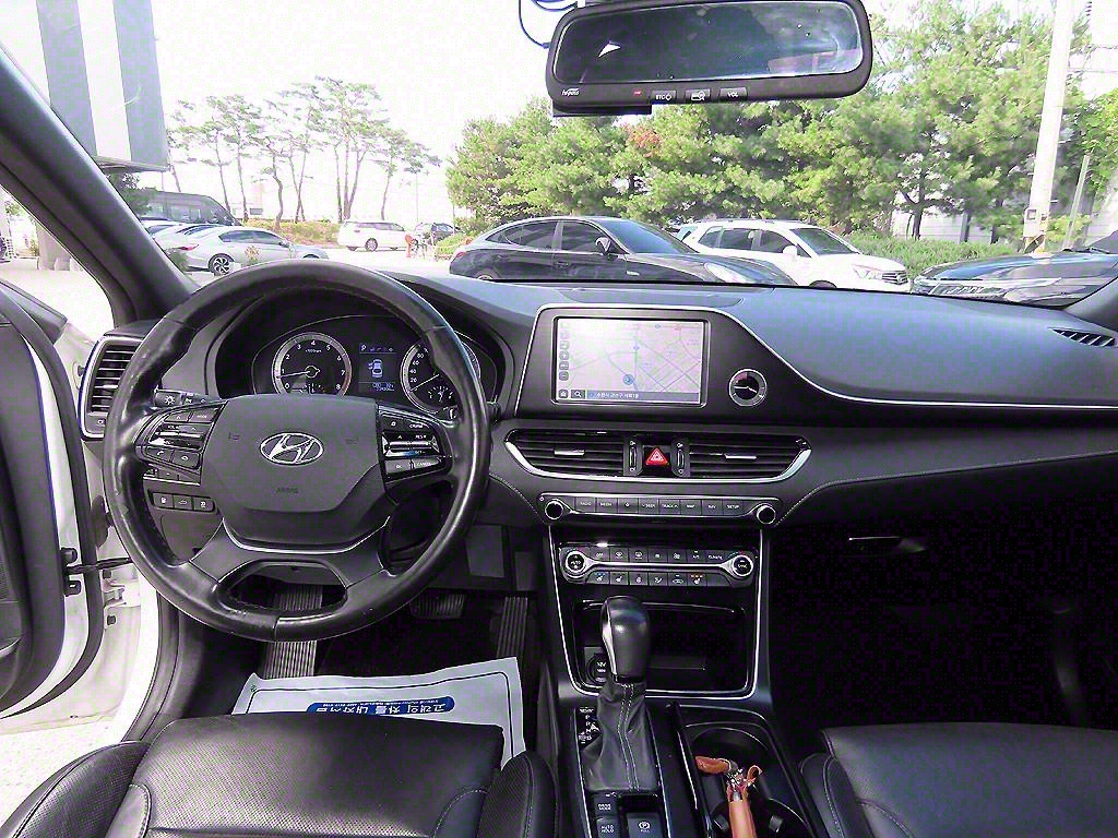 HYUNDAI Grandeur - Vista 7