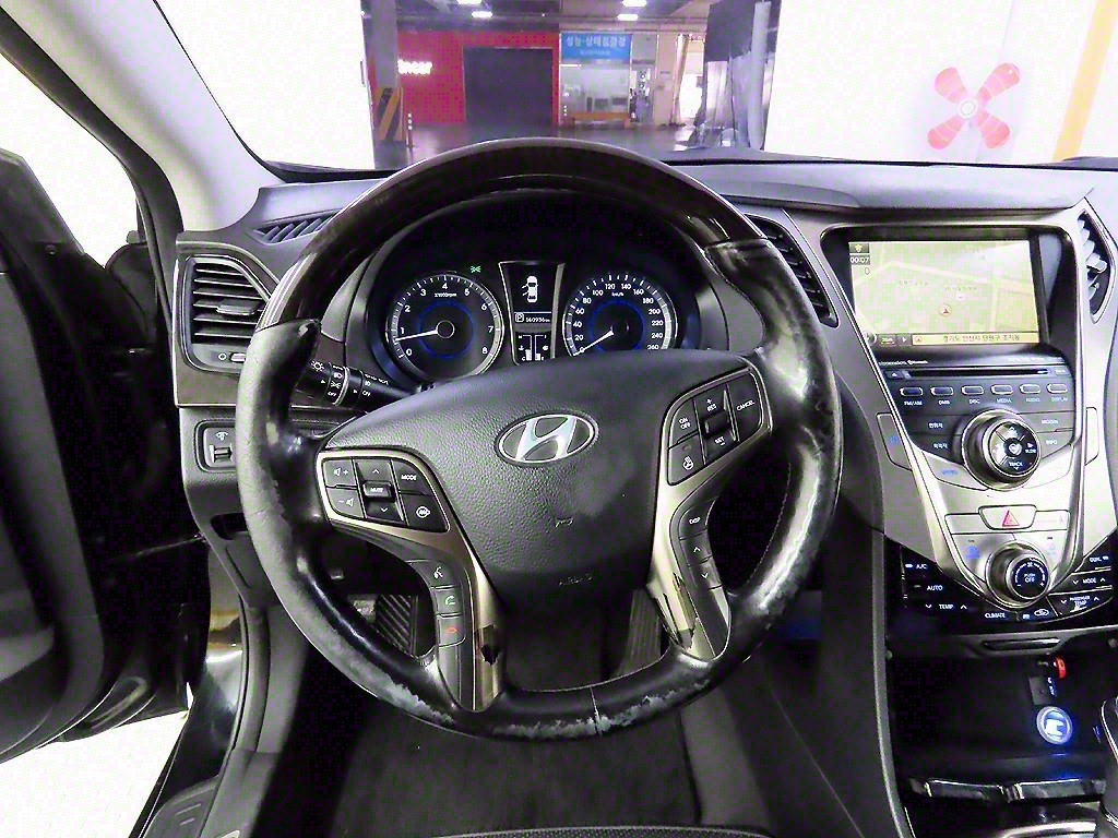 HYUNDAI Grandeur - Vista 9