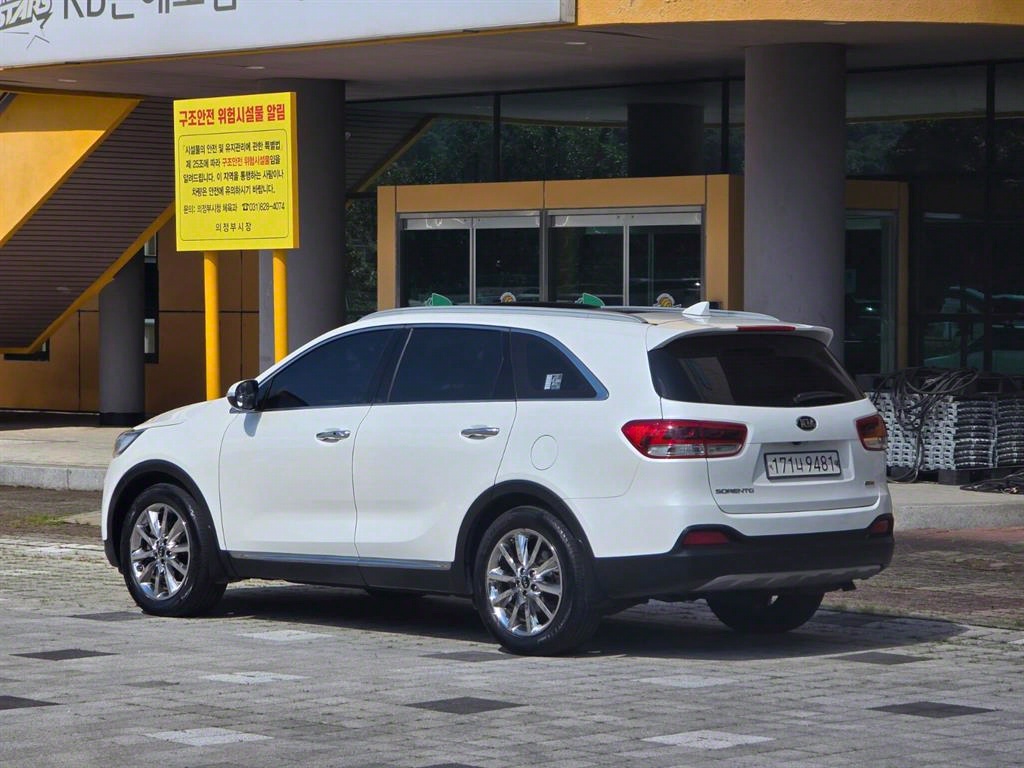 KIA Sorento - Vista 8