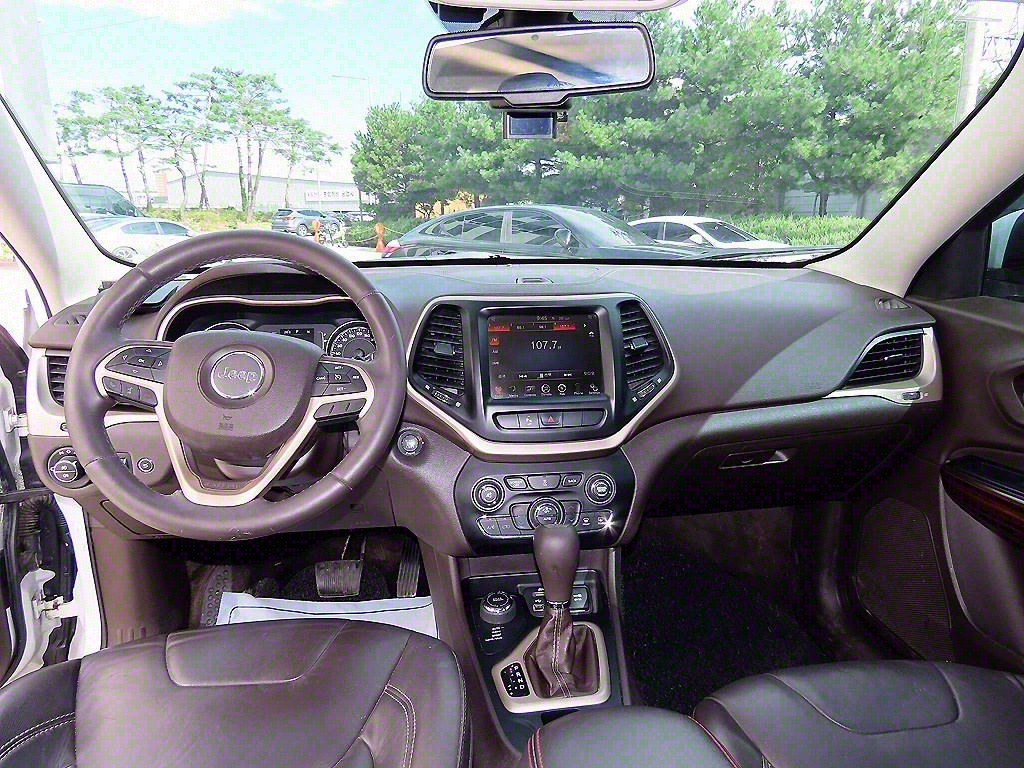 Jeep Cherokee - Vista 7