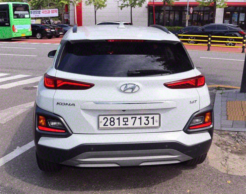 HYUNDAI Kona - Vista 11