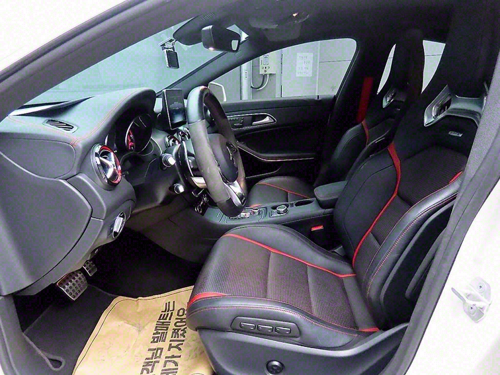 Mercedes Benz CLA Class - Vista 5