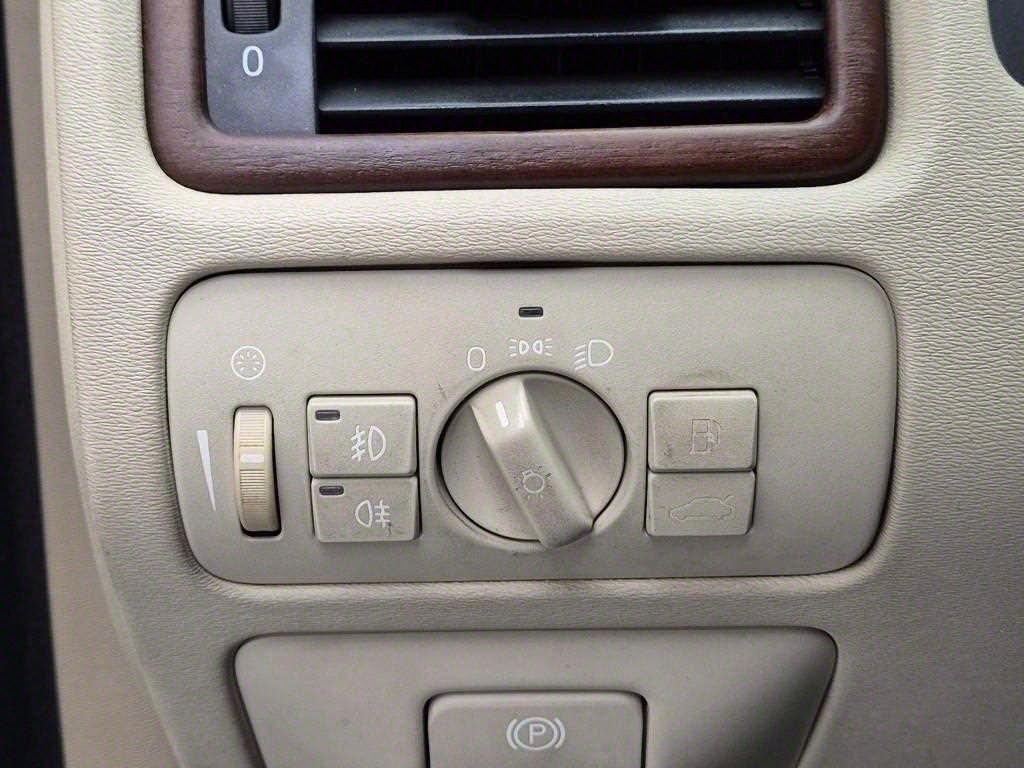 Volvo XC70 2012 Plateado - Importación desde Corea - HF Imports Iquique - Foto 17