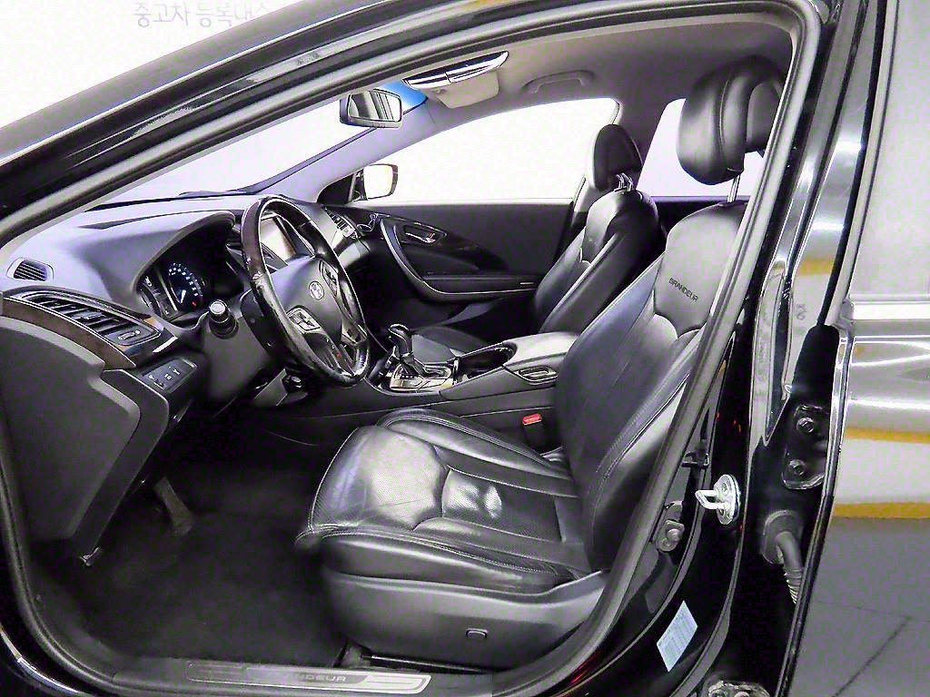 HYUNDAI Grandeur - Vista 5