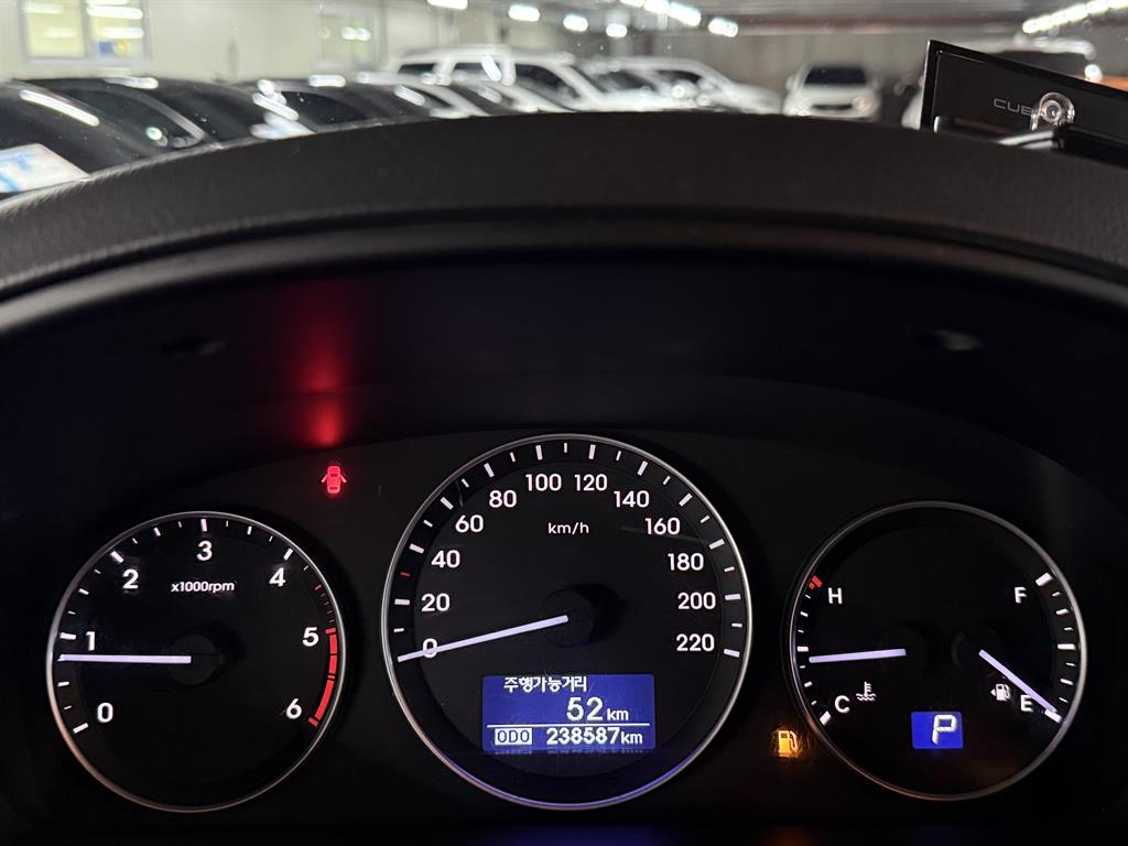 HYUNDAI Starex - Vista 12