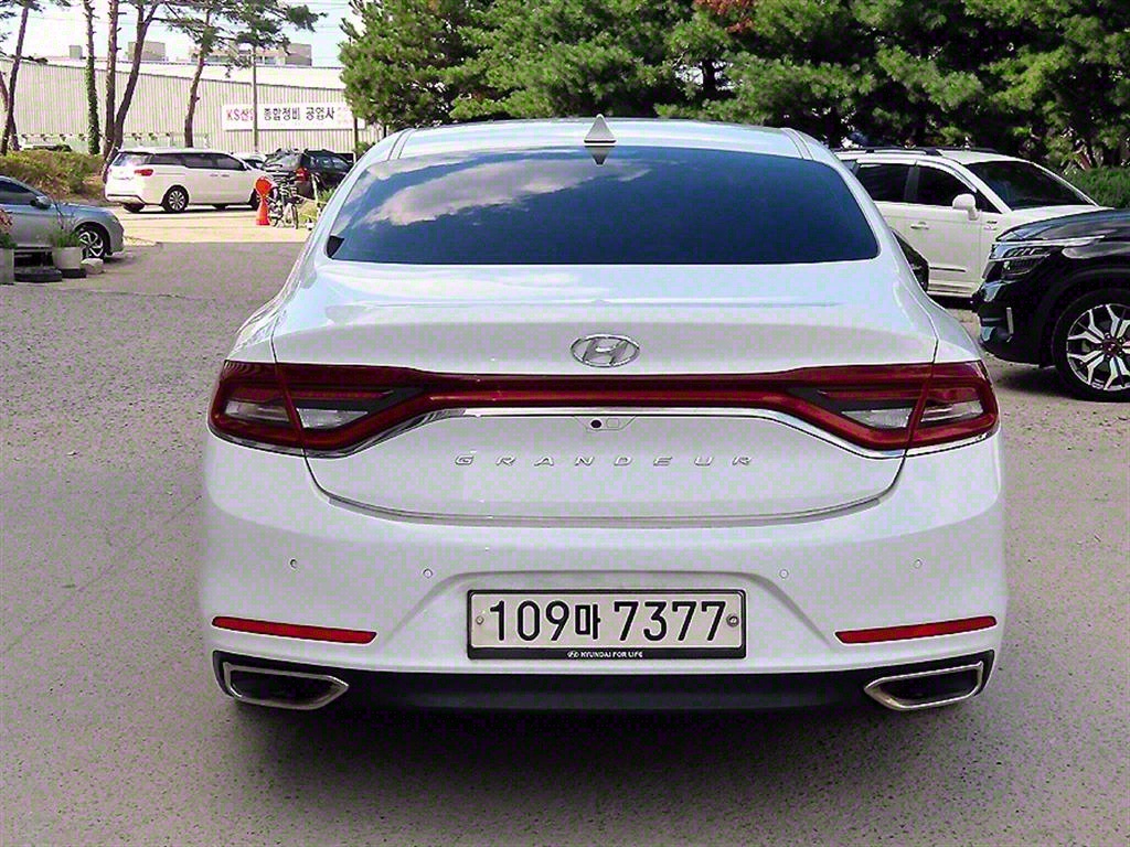 HYUNDAI Grandeur - Vista 4