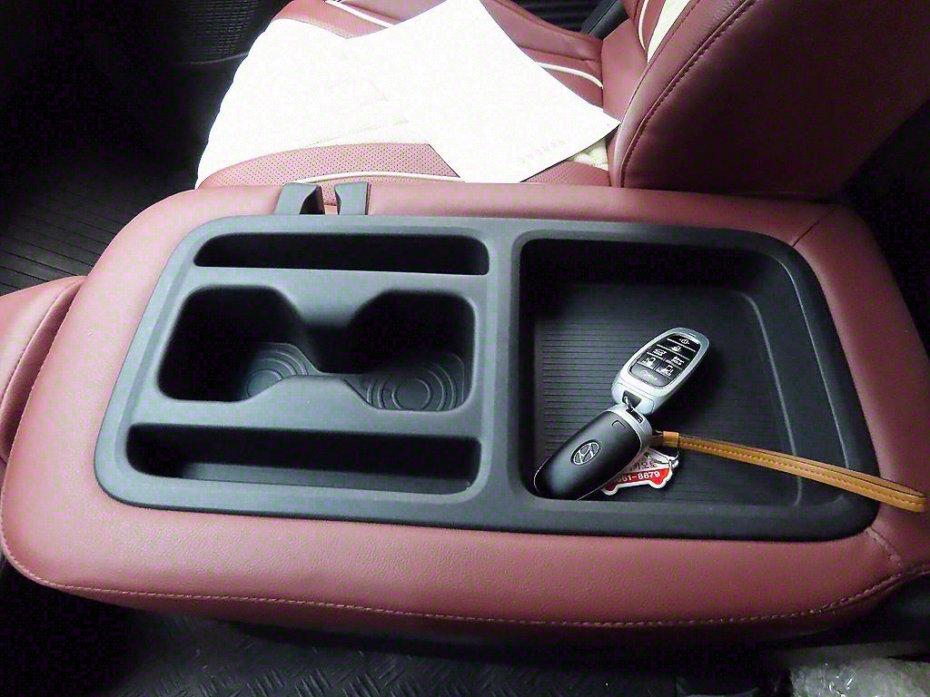 HYUNDAI Staria - Vista 10