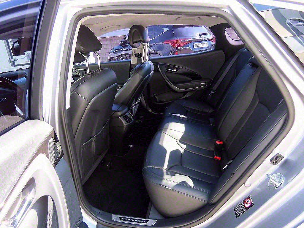 HYUNDAI Grandeur - Vista 6