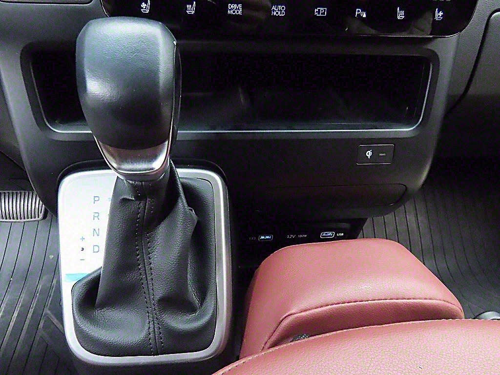 HYUNDAI Staria - Vista 8