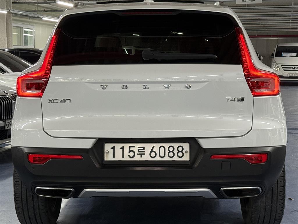 Volvo XC40 - Vista 4