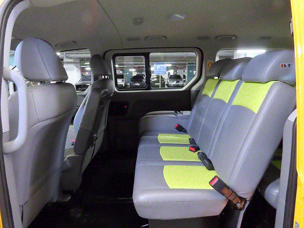 HYUNDAI Starex - Vista 7