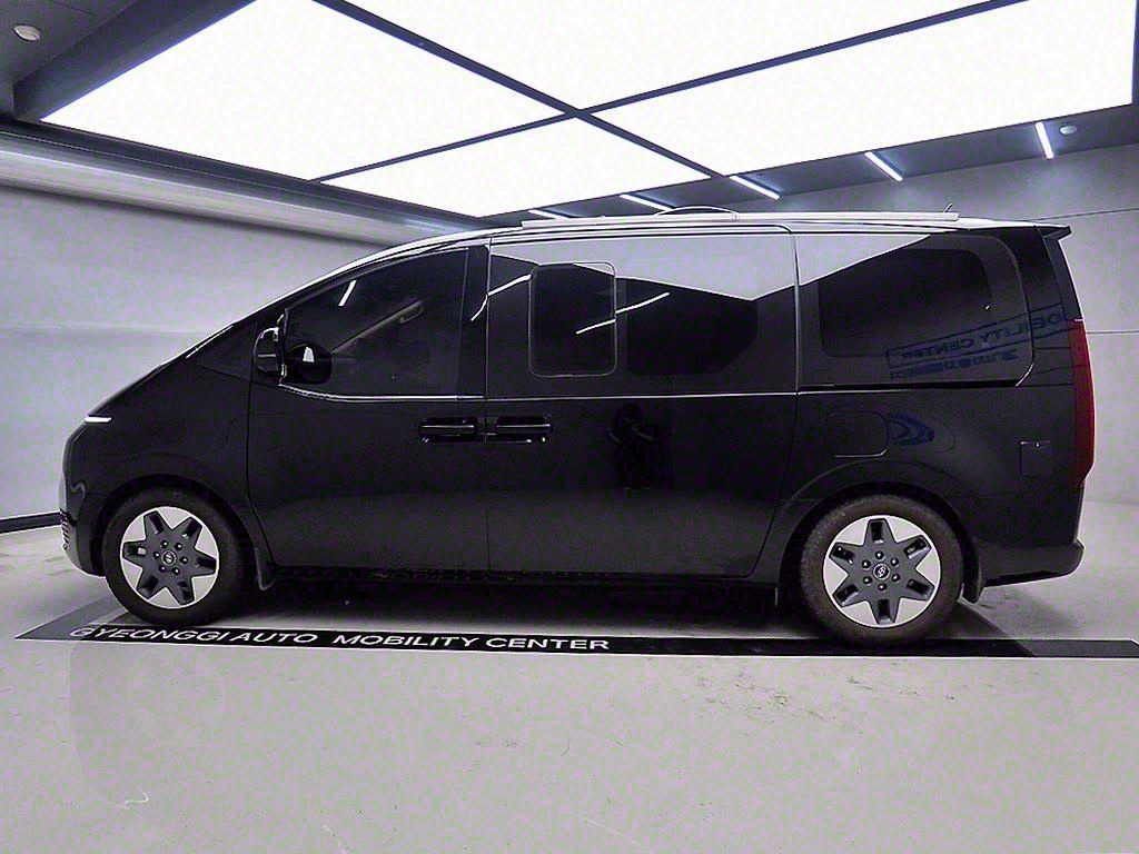 HYUNDAI Staria - Vista 4