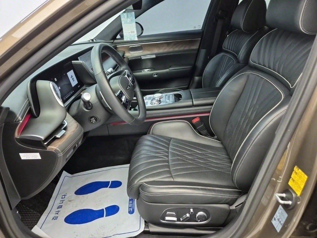 Genesis G90 - Vista 11