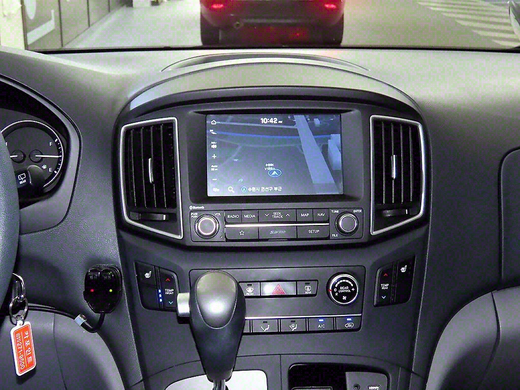 HYUNDAI Starex - Vista 12