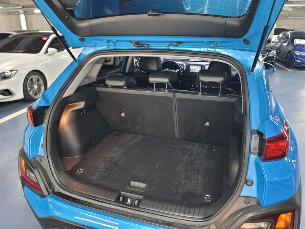 HYUNDAI Kona - Vista 5