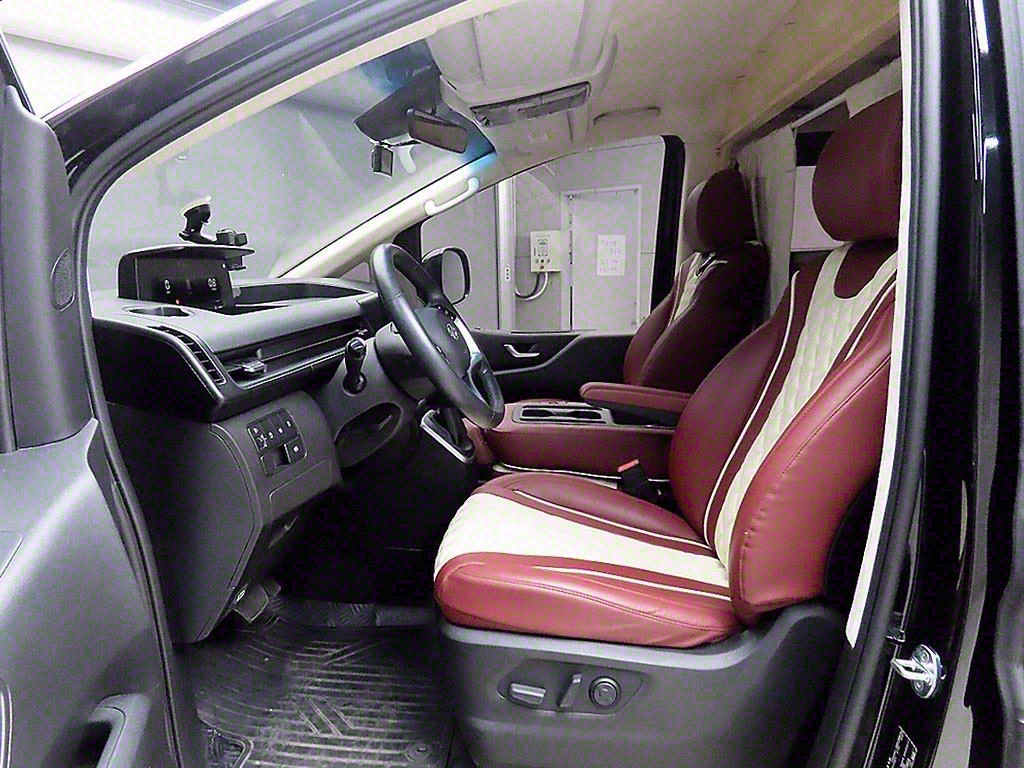 HYUNDAI Staria - Vista 5