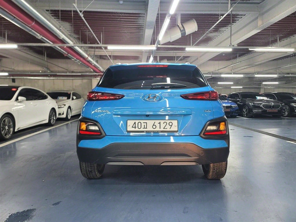 HYUNDAI Kona - Vista 4