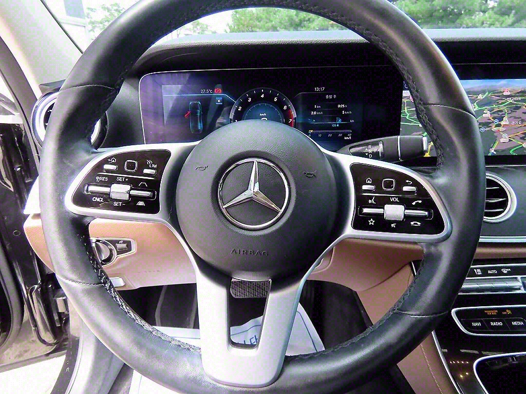 Mercedes Benz E class - Vista 8