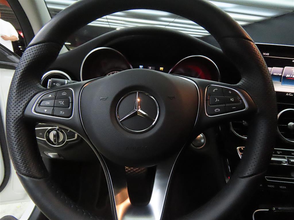 Mercedes Benz C Class - Vista 8