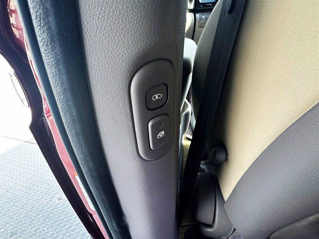 KIA Carnival 2011 Rojo - Importación desde Corea - HF Imports Iquique - Foto 17