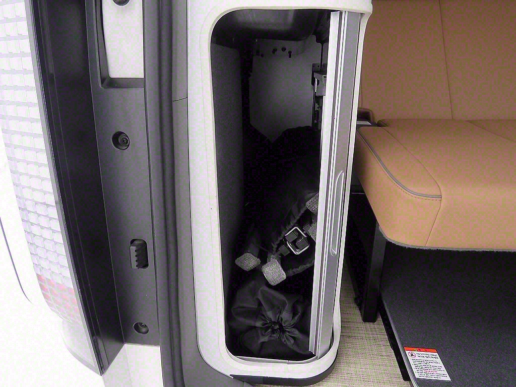 HYUNDAI Staria - Vista 8