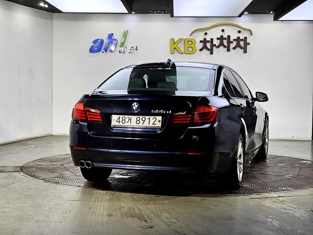 BMW 5 Series - Vista 4