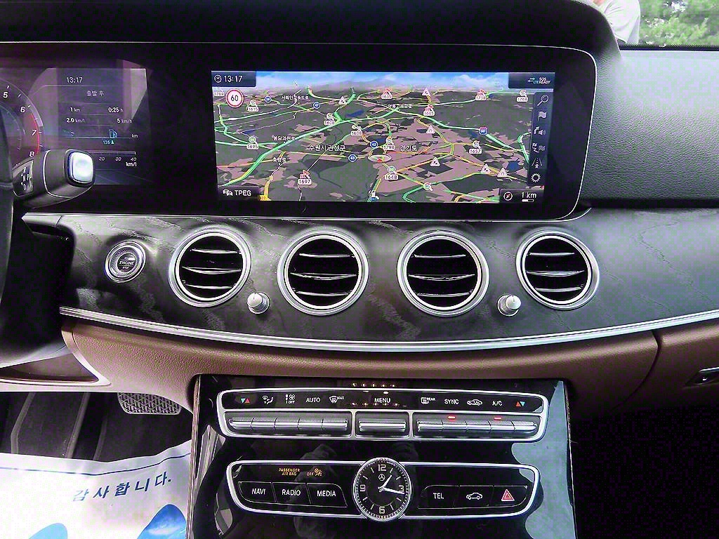 Mercedes Benz E class 2020 Negro - Importación desde Corea - HF Imports Iquique - Foto 13