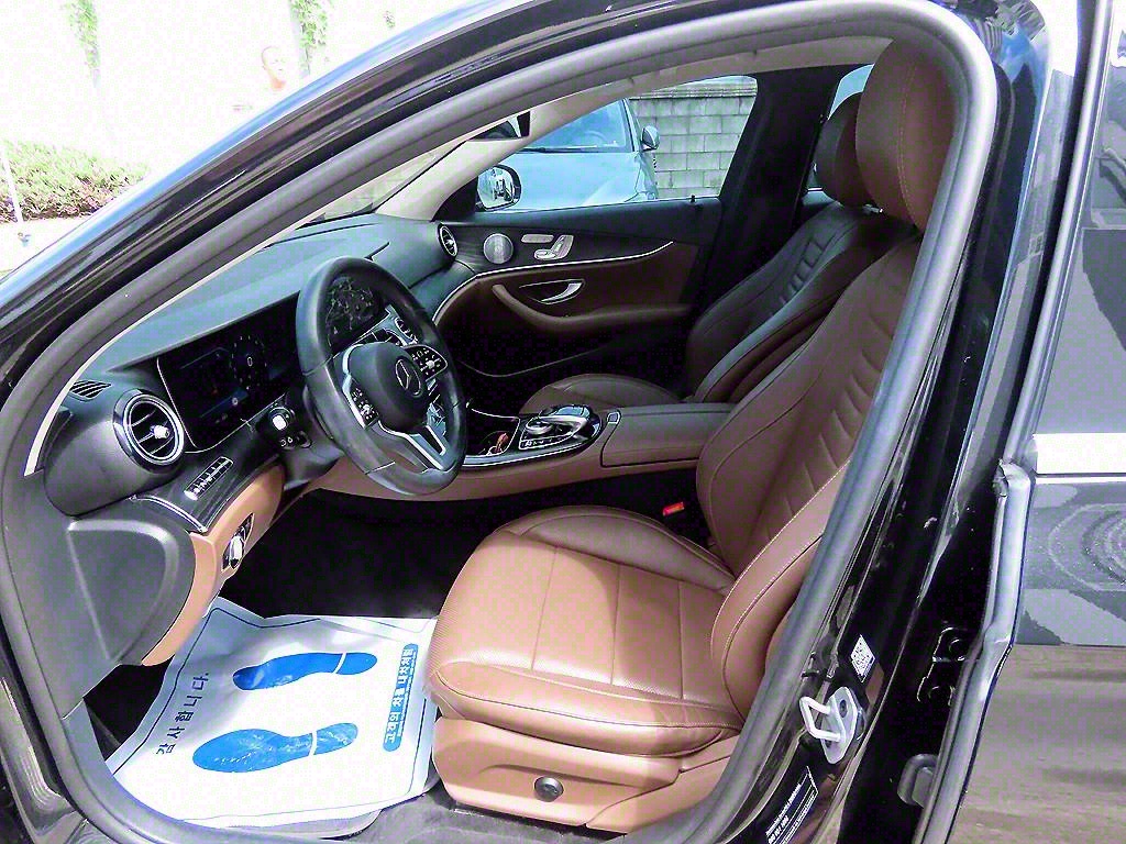 Mercedes Benz E class - Vista 5