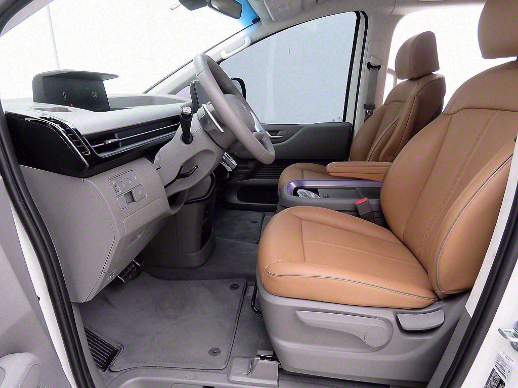 HYUNDAI Staria - Vista 12